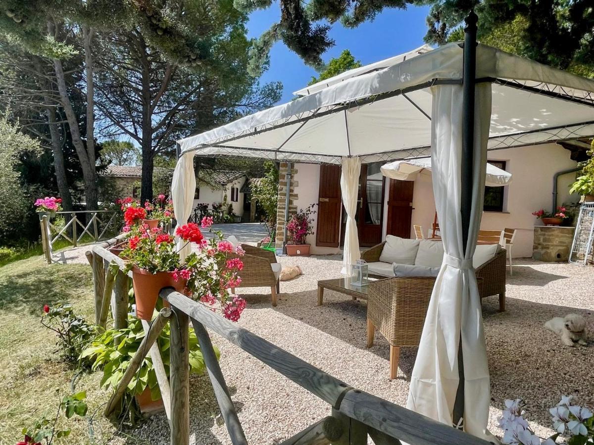 La Panoramica Gubbio - Maison De Charme - Casette E Appartamenti Self Catering Per Vacanze Meravigliose! Exterior photo