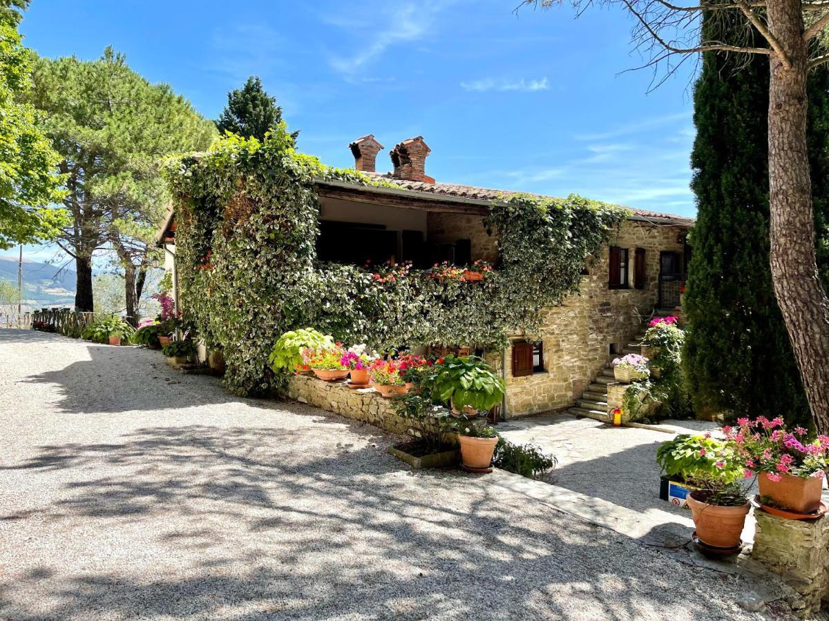La Panoramica Gubbio - Maison De Charme - Casette E Appartamenti Self Catering Per Vacanze Meravigliose! Exterior photo